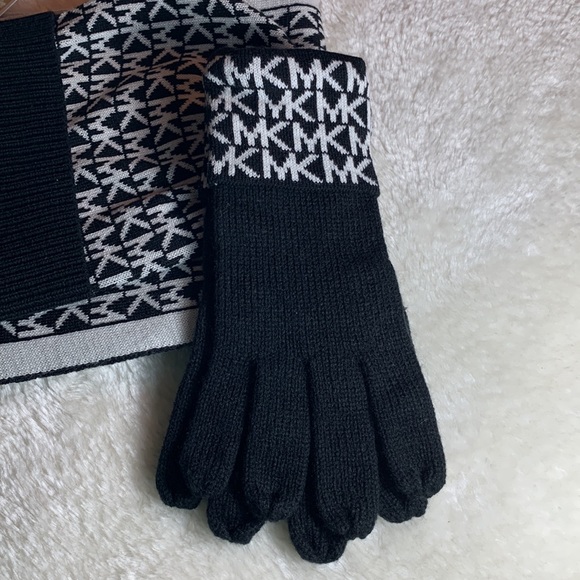 Michael Kors Three Piece Winter Set - Picture 2 of 10